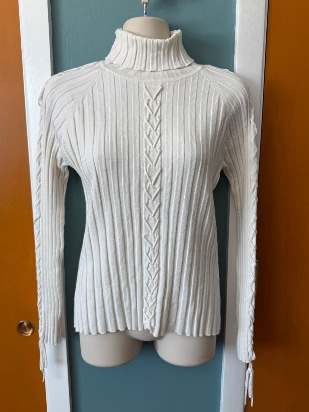 Vintage Cache Womens Turtleneck Size M Ivory Ribbed w Braided Sleeves and Front